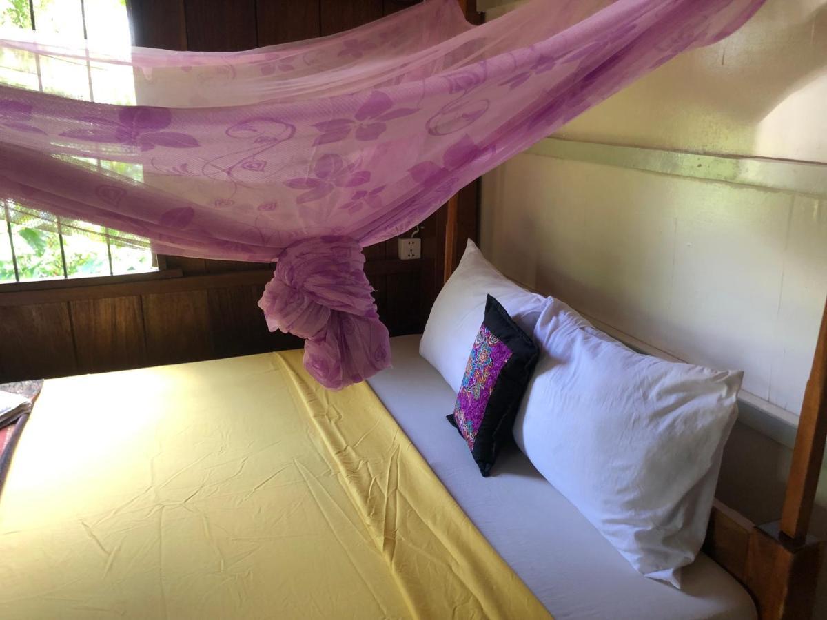 Retro Kampot Guesthouse Exterior foto
