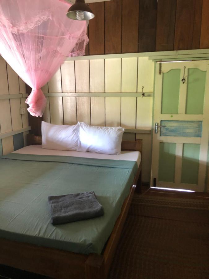 Retro Kampot Guesthouse Exterior foto